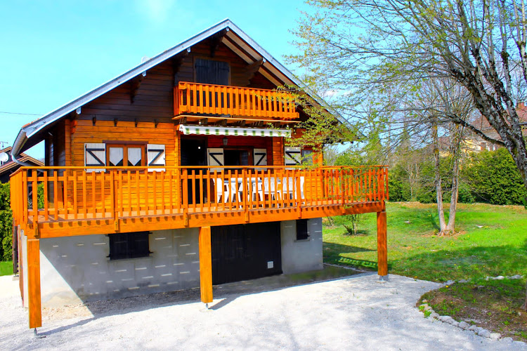 Chalet du lac émeraude à Coyron