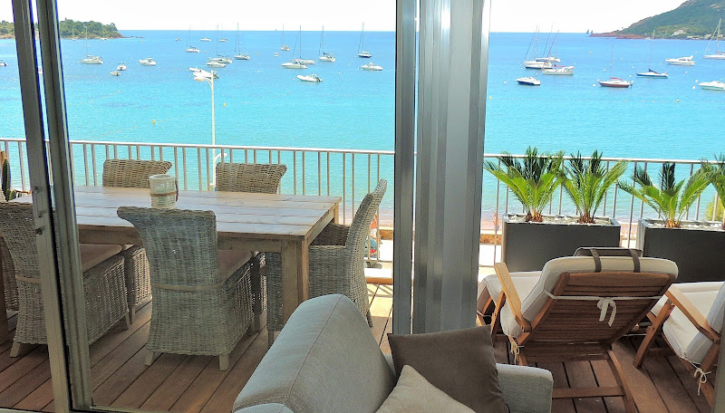 front de mer La Rade d Agay à Saint-Raphaël