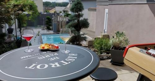 Maison avec piscine à Montreux-Vieux