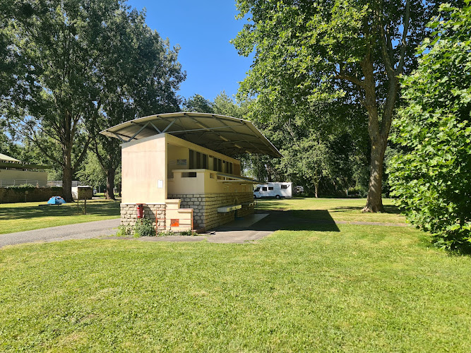 Camping au Fil de l Eau à Saintes