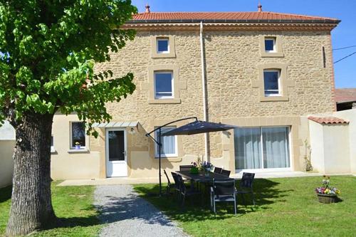 Des Pins à MONTCHENU