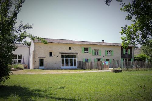 Les Gîtes de la Fontaine: Chez Flavie et Marie à Chize