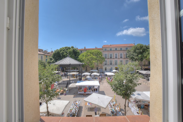 Place Nationale à Antibes