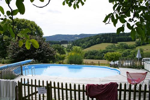 Gîte des Monneries d'en Haut à POULE-LES-ECHARMEAUX