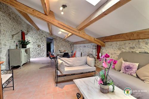 Au Mas du Chevalier - Les Châtaigniers à SAINT-SAUVEUR-DE-CRUZIERES
