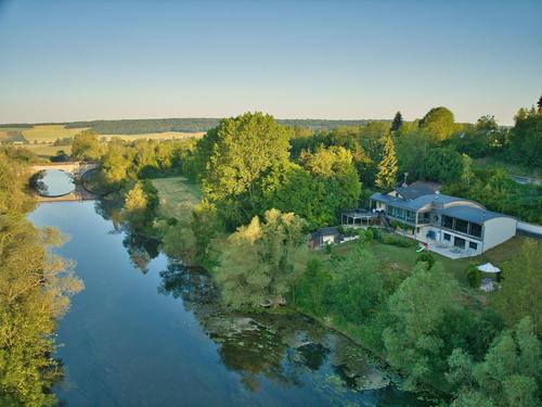 Les pieds dans l'eau à Saint-Germain-sur-Meuse