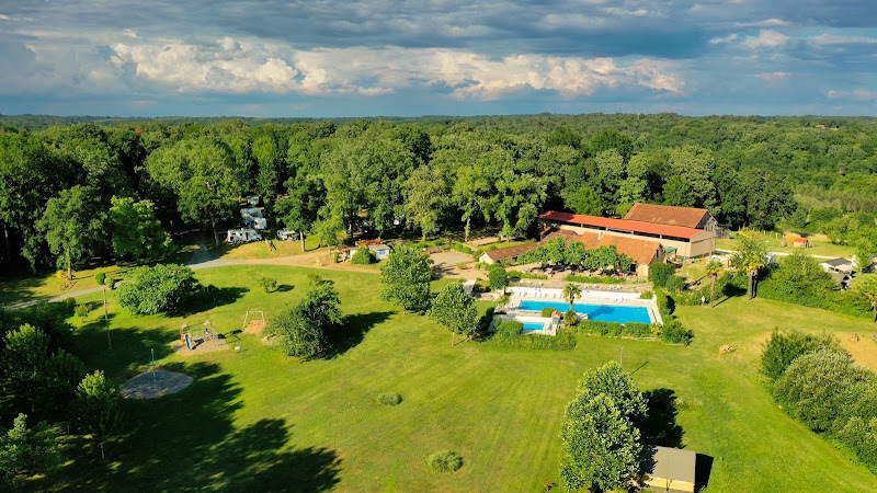 Camping Lestaubière à Douville