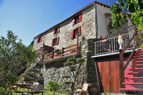 Le Castel à LASTOURS