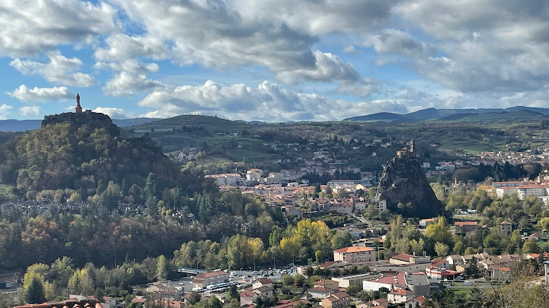 Aire camping-car à Le Puy