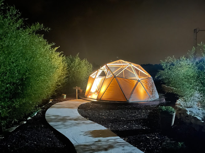 Le Dôme et son jacuzzi à Grazac