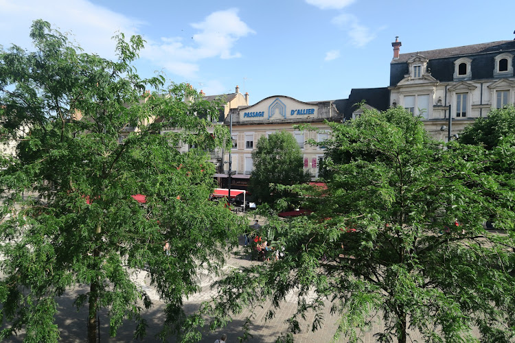 Le Numero 50 à Moulins