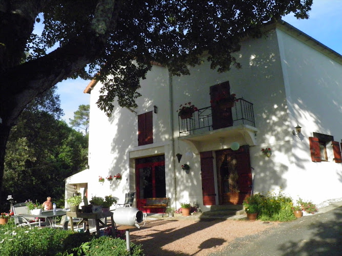 Beths Hendrik à Champagnac-de-Belair