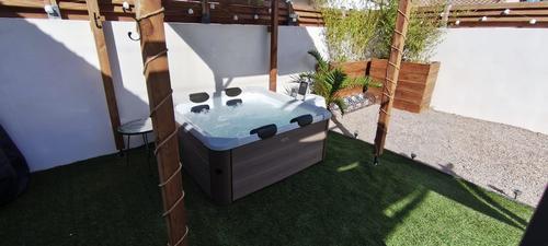 Détente et Jacuzzi au Somail à St Nazaire D'aude