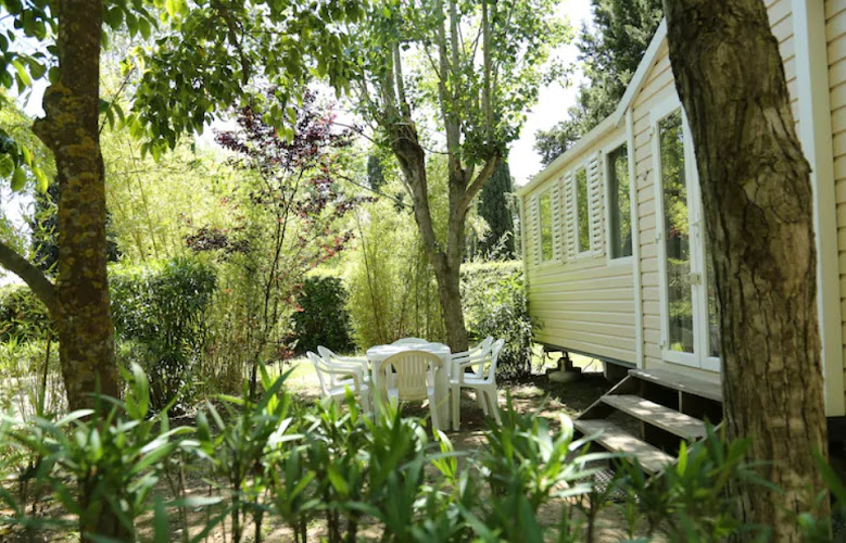 Camping Le Rebau à Montblanc