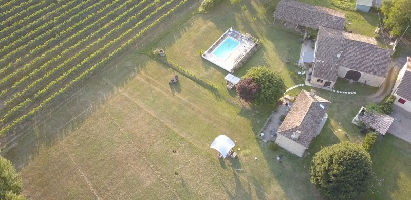 Cousserat Holiday Homes à Auriolles