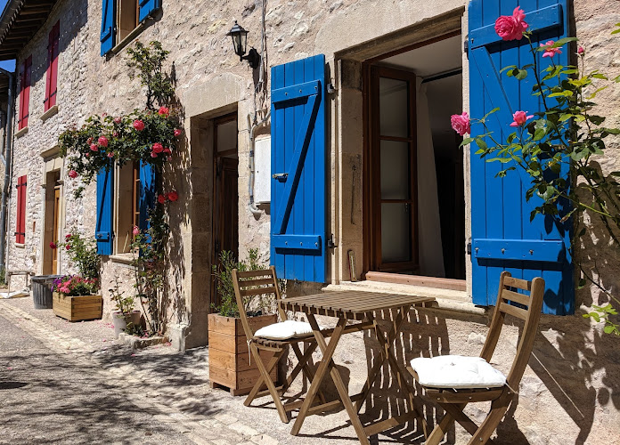 Gite Rue des Fleurs Puycelsi à Puycelci