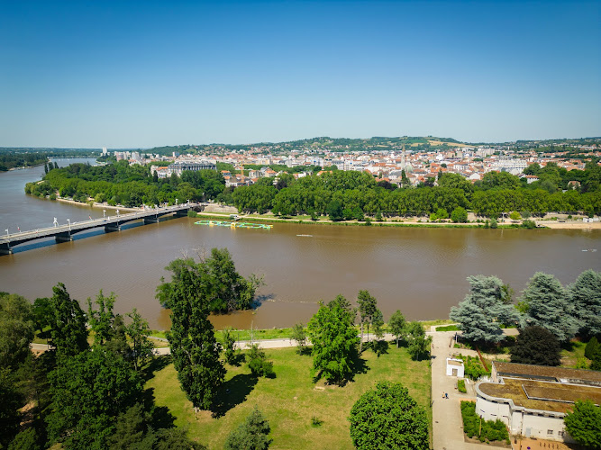 Hôtel & Appart Hôtel à Bellerive-sur-Allier