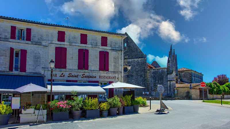 Hôtel restaurant Le Saint Savinien à Saint-Savinien