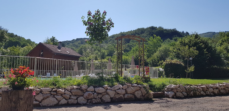 Camping L ARIZE en Ariège à La Bastide-de-Sérou