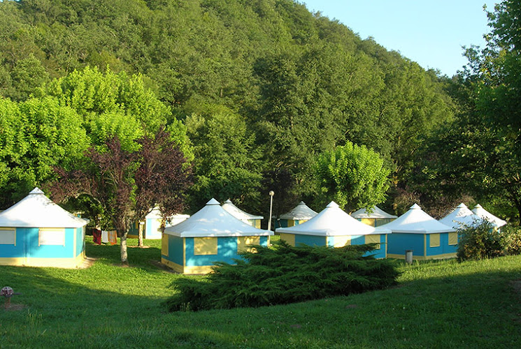 Camping Les Eaux Vives à Latouille-Lentillac