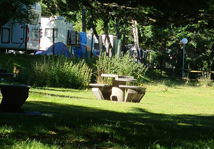 Camping Intercommunal du Lac d Estaing à Estaing