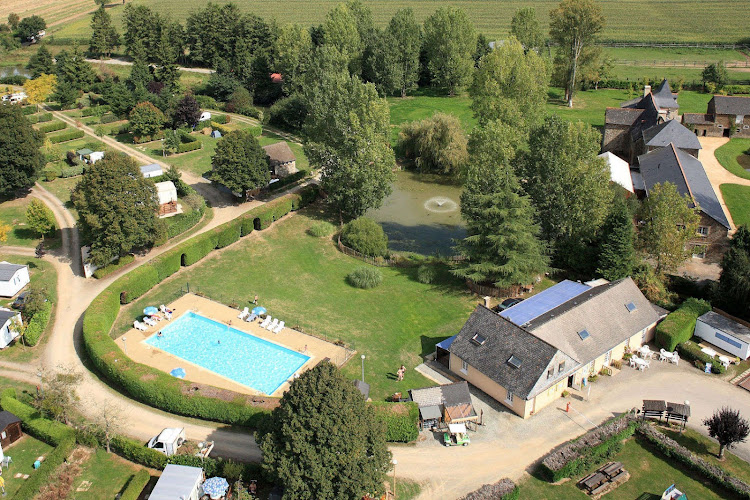 Camping *** The Poplars à Tinténiac