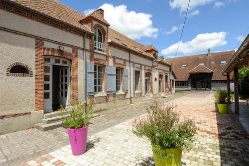 Gîte de Groupe - 31 personnes à Mery Sur Seine