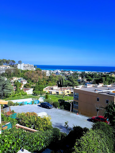 Appartement 2 Pièces Jardinet Piscine à Villeneuve-Loubet
