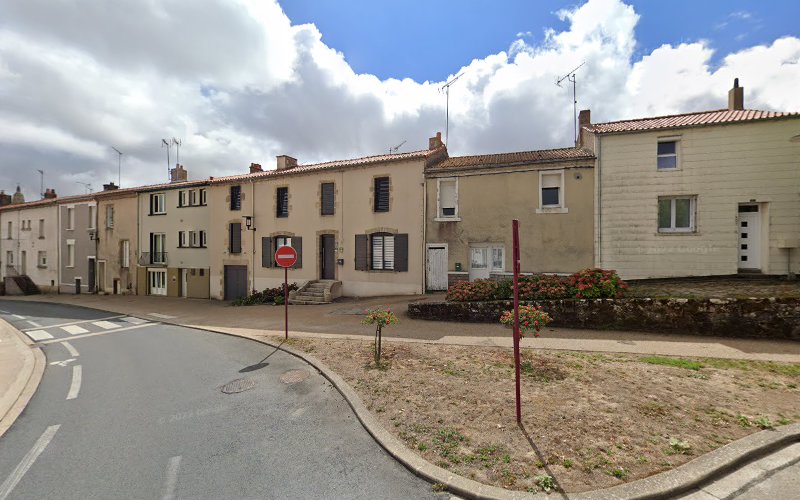 La maison d en face à Saint-Laurent-sur-Sèvre