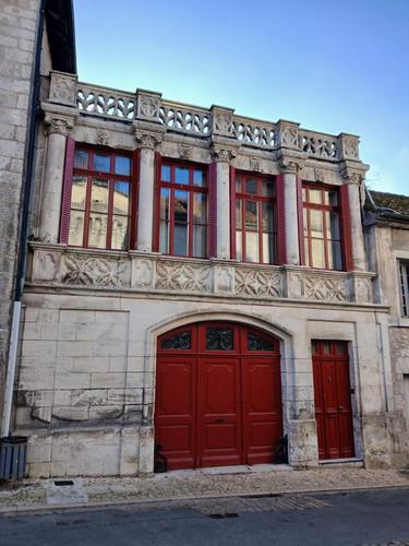 La Petite Maison à BOURDEILLES