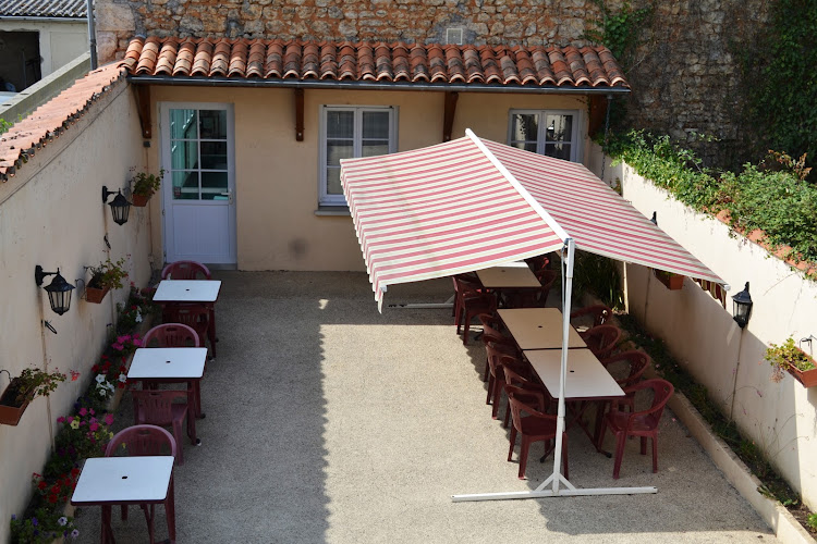 Hôtel Le Cadran à Civray