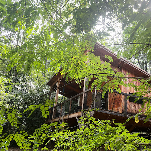 Hébergements cabane et gîte spa à Rimont