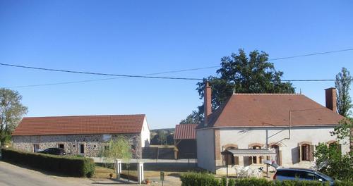 La grande maison La Charnay à Cressanges