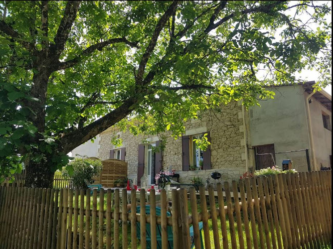 Gîte Les Longères à Montazeau