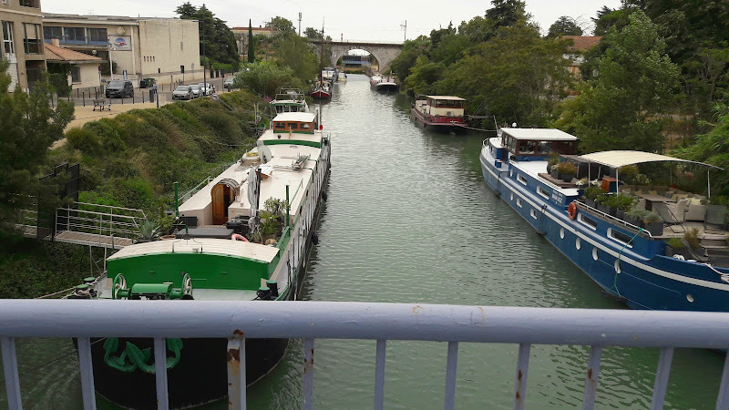 Péniche bnb Beaucaire à Beaucaire