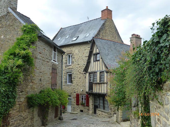 The Port of Dinan à Lanvallay