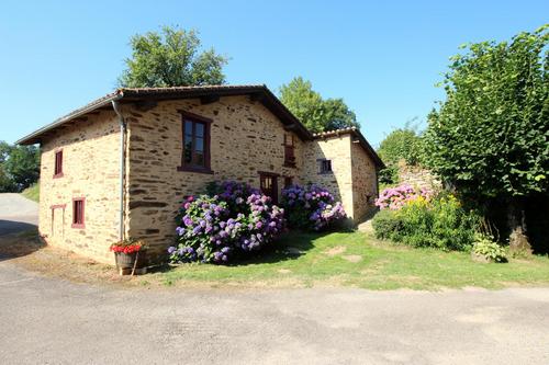 Le bourg à Chaillac Sur Vienne