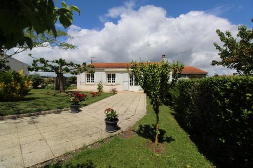 17g93185 à Saint Fort Sur Gironde