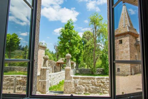 Gîte 24 personnes - Domaine de Coulagnettes à SAINT-AMANS