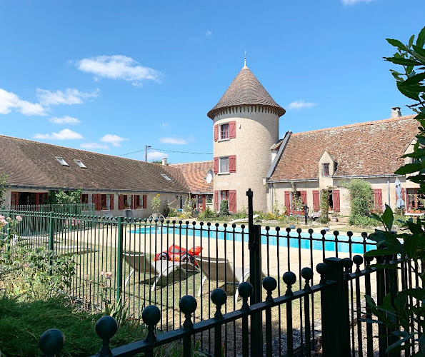 Child Friendly Gite with swimming pool à Panzoult