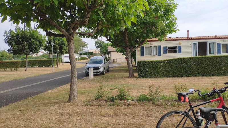 Camping municipal à Saint-Mamet-la-Salvetat