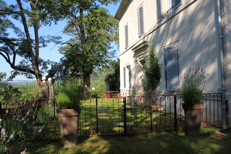 Domaine Le Broual Bed and chambres d hôtes à Saint-Pierre-Toirac