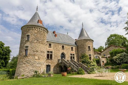 Château de Vaulx par Guillemine à Sainte Agathe